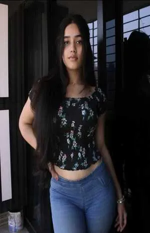 call girl service in Uttam Nagar